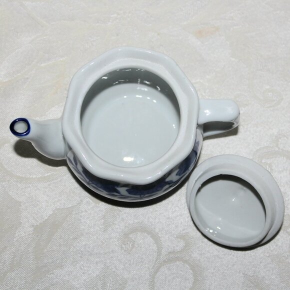 Vintage Blue & White Teapot with Sugar Bowl | Gryphonware - Picture 7 of 14